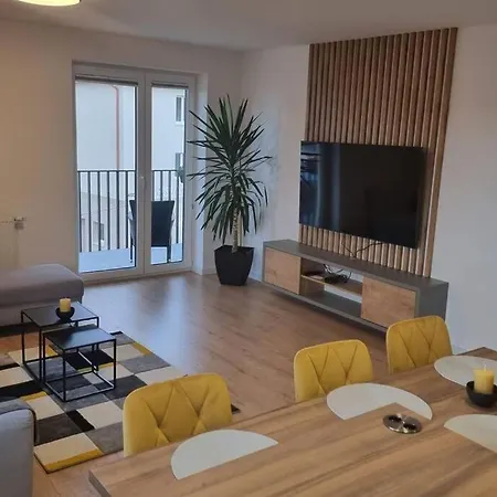 Komfortna Novostavba V Centre Apartman